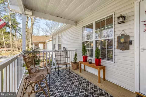 Exterior - 45 Nottingham Ln, Berlin, MD 21811 photo 6 of 15