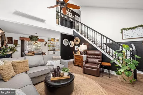 Living - 45 Nottingham Ln, Berlin, MD 21811 photo 1 of 5