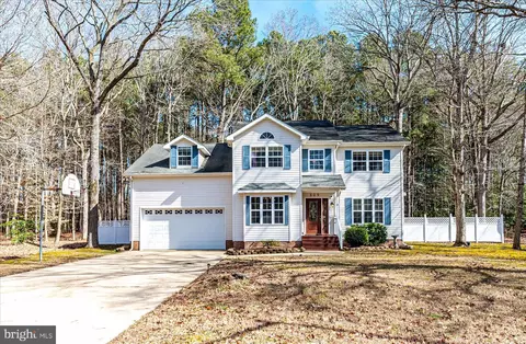 809 White Oaks Ln, Pocomoke City, MD 21851