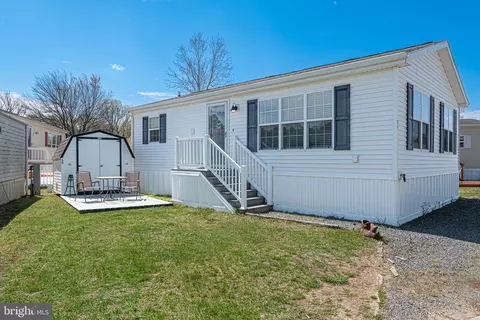 50 Salt Spray Dr, Berlin, MD 21811