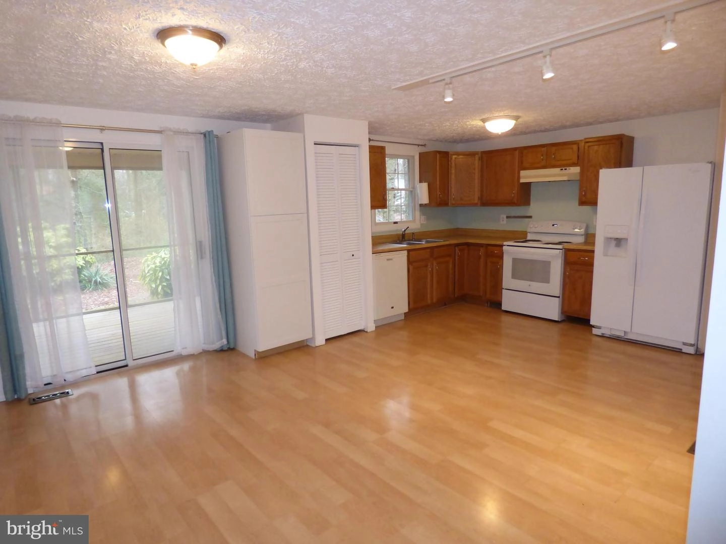 Kitchen - 37 Windjammer Rd, Berlin, MD 21811 photo 1 of 3