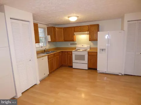 Kitchen - 37 Windjammer Rd, Berlin, MD 21811 photo 2 of 3