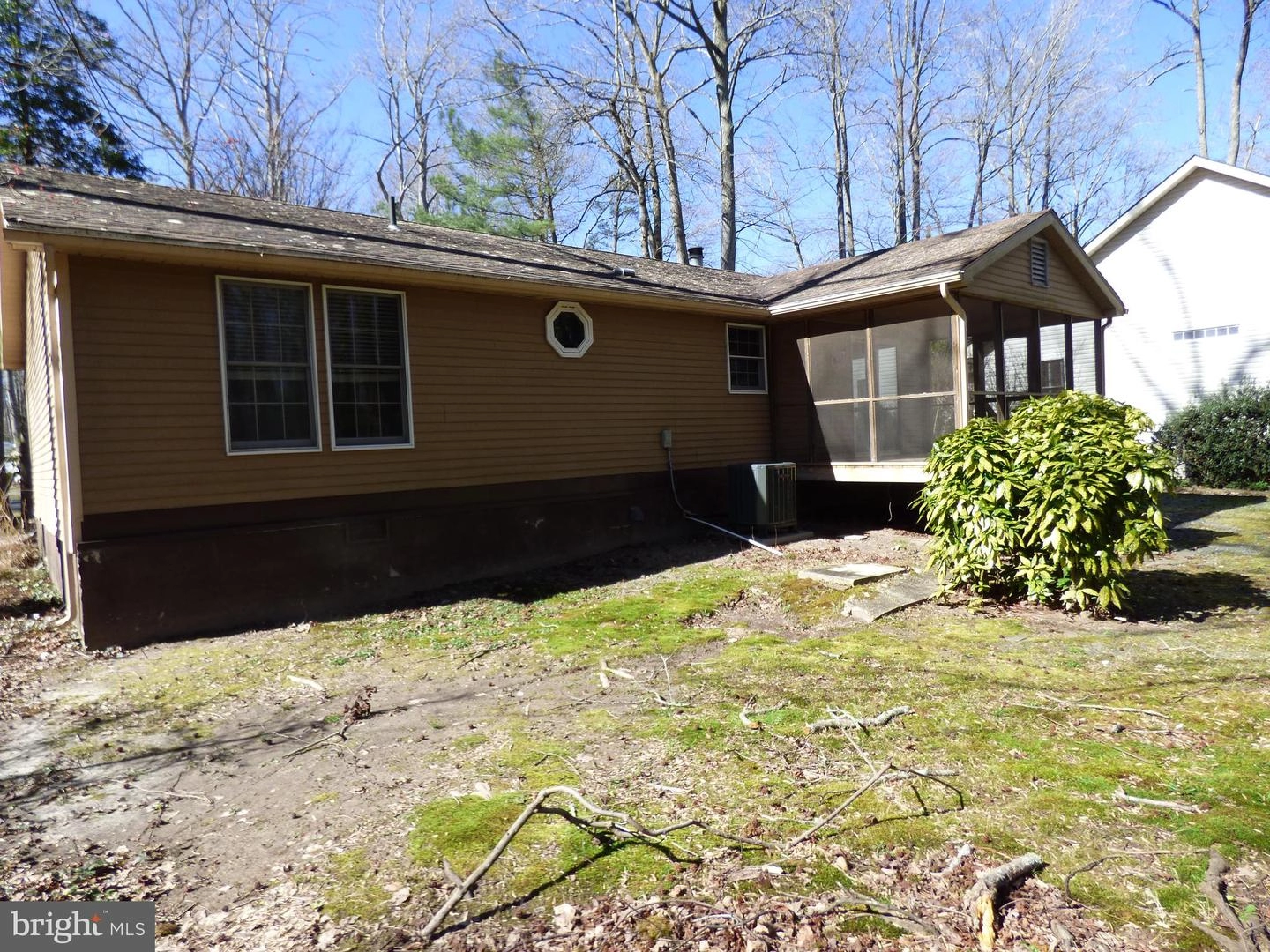 Exterior - 37 Windjammer Rd, Berlin, MD 21811 photo 8 of 10