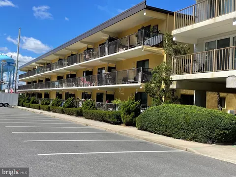 14 136th St #208, Ocean City, MD 21842