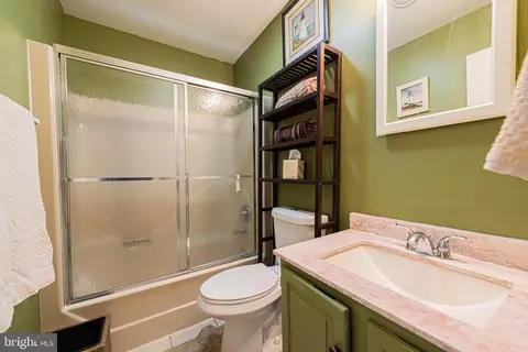 Bath - 8 Portage Ct, Berlin, MD 21811 photo 5 of 5