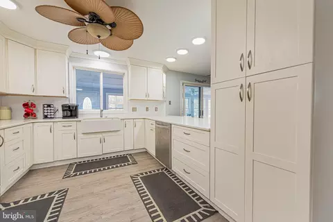 Kitchen - 8 Portage Ct, Berlin, MD 21811 photo 2 of 3