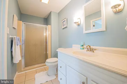 Bath - 8 Portage Ct, Berlin, MD 21811 photo 1 of 5