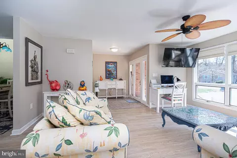 Living - 33 Battersea Rd, Berlin, MD 21811 photo 3 of 7