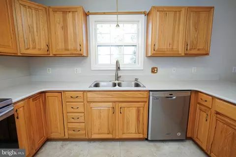 Kitchen - 209 Henrys Mill Dr, Berlin, MD 21811 photo 2 of 4