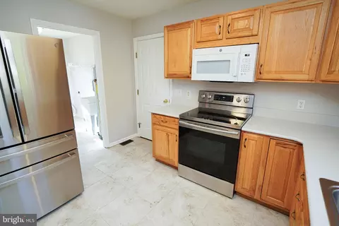 Kitchen - 209 Henrys Mill Dr, Berlin, MD 21811 photo 4 of 4