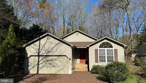 4 Harpoon Rd, Ocean Pines, MD 21811