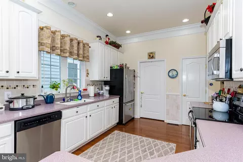 Kitchen - 11 Freeport Ln, Berlin, MD 21811 photo 4 of 5