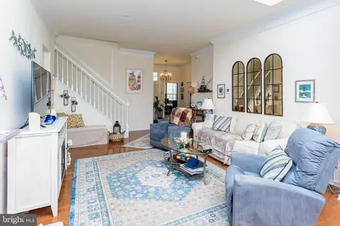 Living - 11 Freeport Ln, Berlin, MD 21811 photo 2 of 18