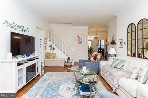 Living - 11 Freeport Ln, Berlin, MD 21811 photo 7 of 18