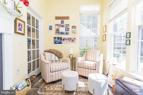Living - 11 Freeport Ln, Berlin, MD 21811 photo 16 of 18