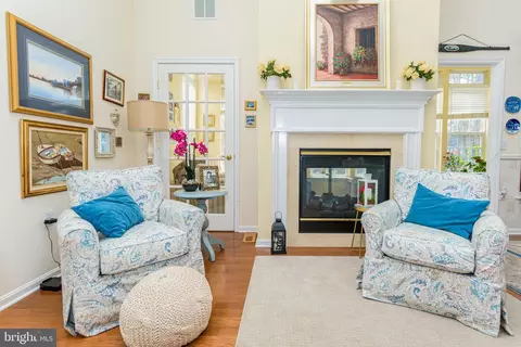 Living - 11 Freeport Ln, Berlin, MD 21811 photo 1 of 18