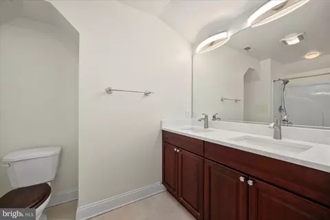 Bath - 3 Garrett Dr, Berlin, MD 21811 photo 2 of 3