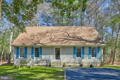 11 Camelot Cir, Berlin, MD 21811
