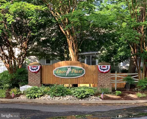 12521 Deer Point Cir, Berlin, MD 21811