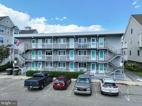14 144th St #305, Ocean City, MD 21842