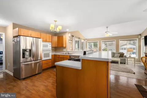 Kitchen - 9 Sandpiper Ln, Berlin, MD 21811 photo 2 of 3