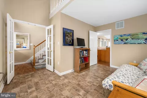 Living - 9 Sandpiper Ln, Berlin, MD 21811 photo 1 of 7