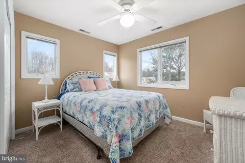 Bedroom - 9 Sandpiper Ln, Berlin, MD 21811 photo 7 of 12