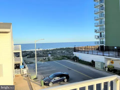 8 35th St #201, Ocean City, MD 21842