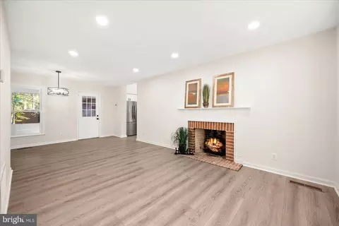 Living - 41 Ocean Pkwy, Ocean Pines, MD 21811 photo 2 of 4
