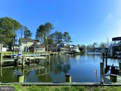 4 Windward Ct, Ocean Pines, MD 21811