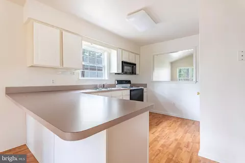 Kitchen - 77 Camelot Cir, Berlin, MD 21811 photo 2 of 5