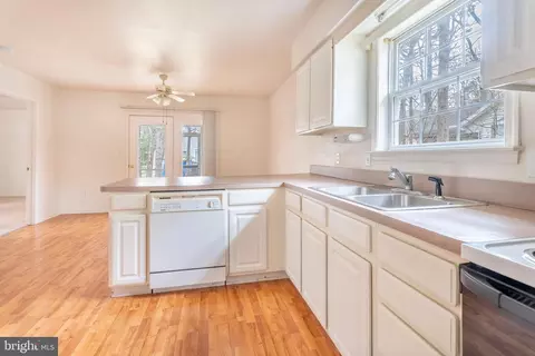 Kitchen - 77 Camelot Cir, Berlin, MD 21811 photo 1 of 5