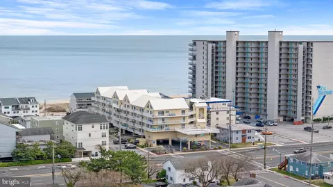 9 90th St #202, Ocean City, MD 21842