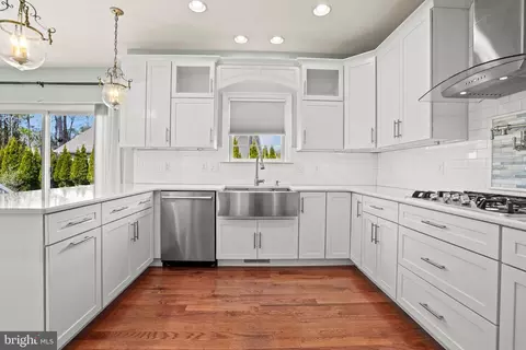 Kitchen - 135 Pine Forest Dr, Berlin, MD 21811 photo 2 of 6