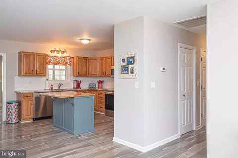 Kitchen - 3 Barnacle Ct, Berlin, MD 21811 photo 2 of 8