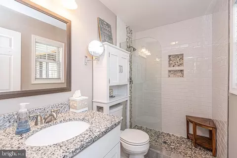 Bath - 3 Barnacle Ct, Berlin, MD 21811 photo 5 of 10