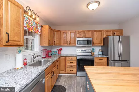 Kitchen - 3 Barnacle Ct, Berlin, MD 21811 photo 6 of 8