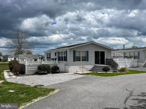 11907 W Yardarm Dr, Berlin, MD 21811