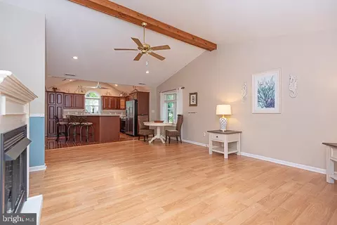 Living - 3 Evergreen Ct, Berlin, MD 21811 photo 1 of 4