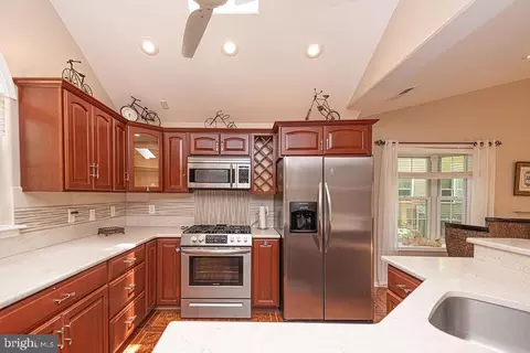 Kitchen - 3 Evergreen Ct, Berlin, MD 21811 photo 5 of 6