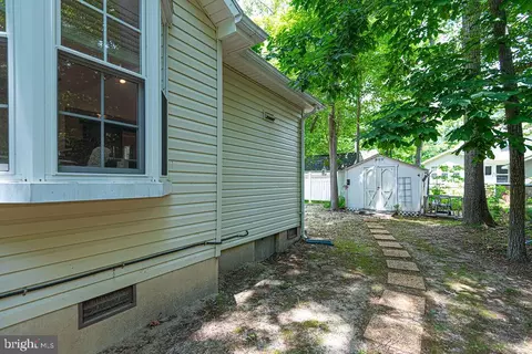 Exterior - 3 Evergreen Ct, Berlin, MD 21811 photo 9 of 17