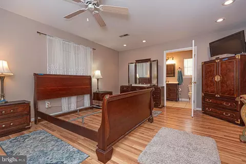 Bedroom - 3 Evergreen Ct, Berlin, MD 21811 photo 1 of 6