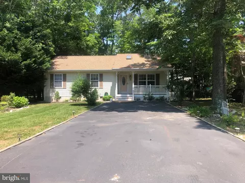Exterior - 3 Evergreen Ct, Berlin, MD 21811 photo 2 of 17