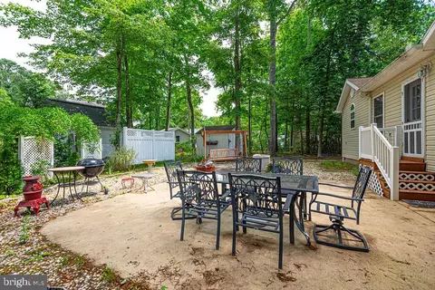 Exterior - 3 Evergreen Ct, Berlin, MD 21811 photo 11 of 17