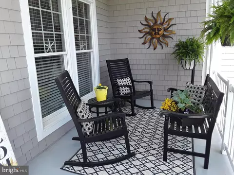 Exterior - 102 Park Side Cir, Berlin, MD 21811 photo 2 of 7