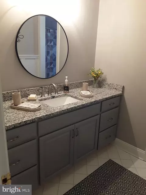 Bath - 102 Park Side Cir, Berlin, MD 21811 photo 2 of 3
