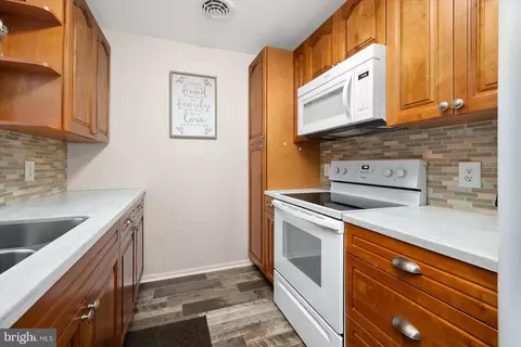 Kitchen - 854 Ocean Pkwy, Berlin, MD 21811 photo 3 of 4