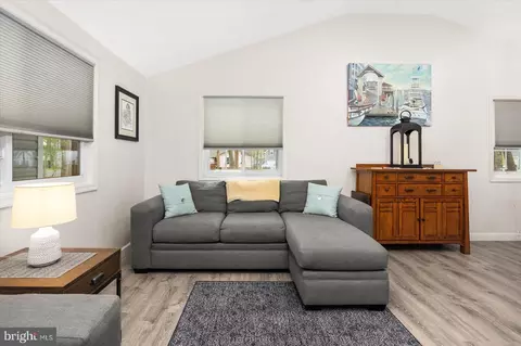 Living - 854 Ocean Pkwy, Berlin, MD 21811 photo 3 of 6