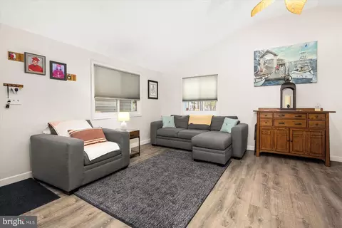 Living - 854 Ocean Pkwy, Berlin, MD 21811 photo 2 of 6