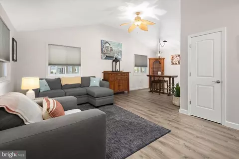 Living - 854 Ocean Pkwy, Berlin, MD 21811 photo 6 of 6